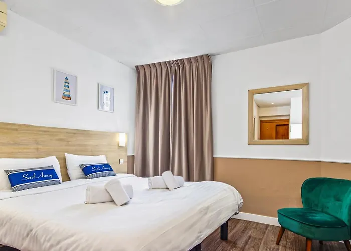 Hotel Parisien 2*