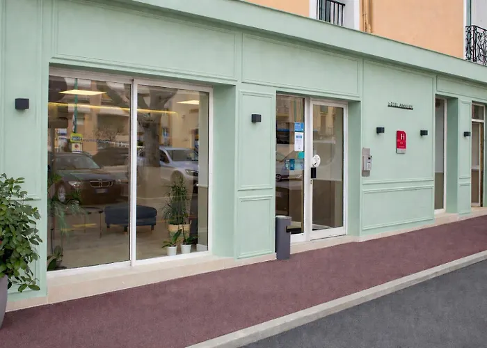 パリジャン 2* マントン